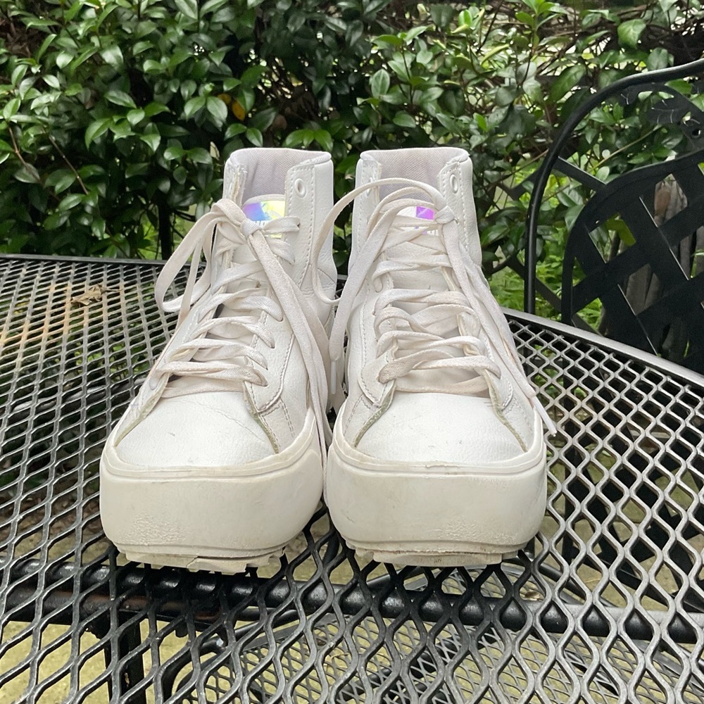 Cool Puma Iridescent Reflective White Size 6C? High Top Lace Up Sneakers! - Picture 5 of 15